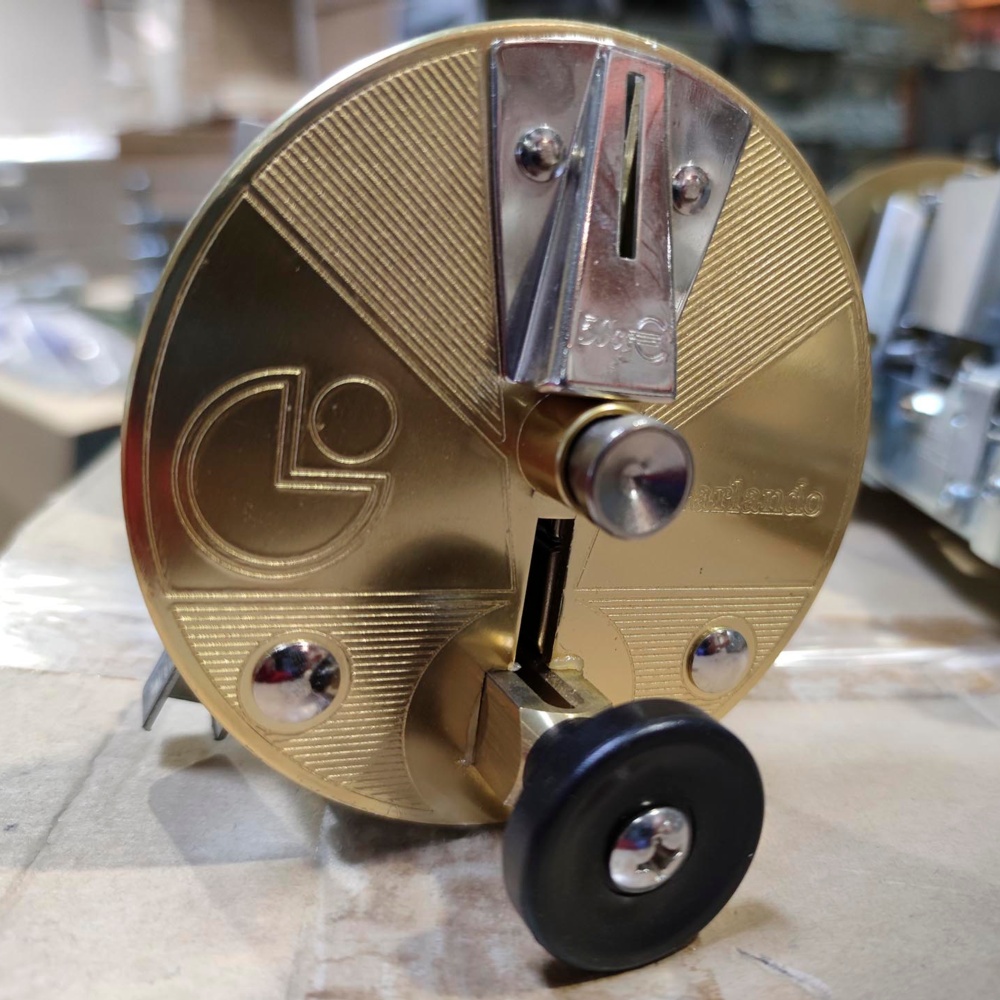 The mechanical coin mechanism with tamper-proof coin counter and rejector